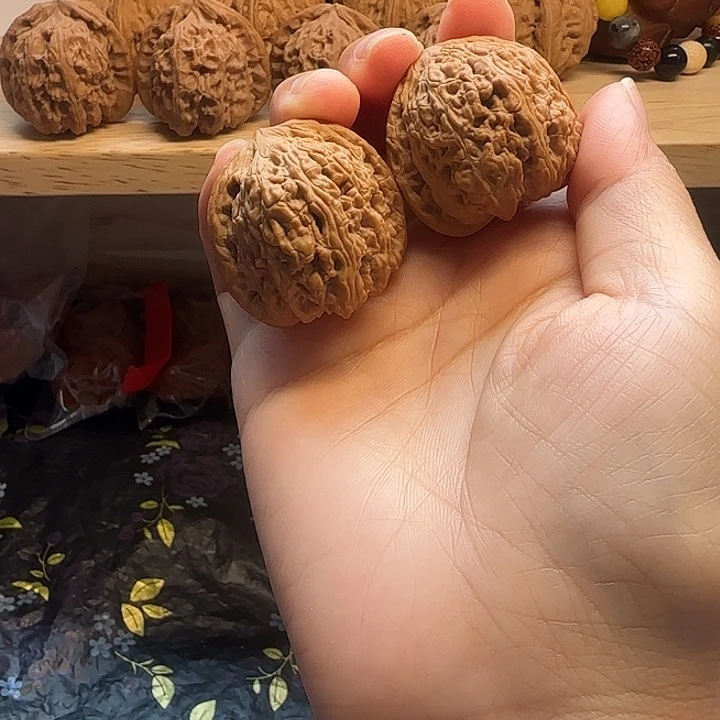 核桃手串/手链红宝石