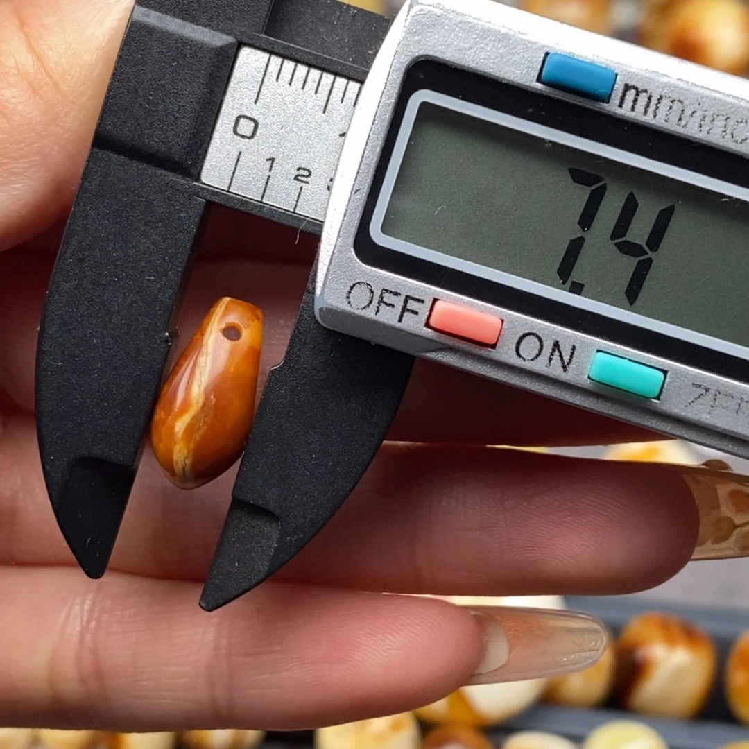 蜜蜡珠宝奇石未镶嵌