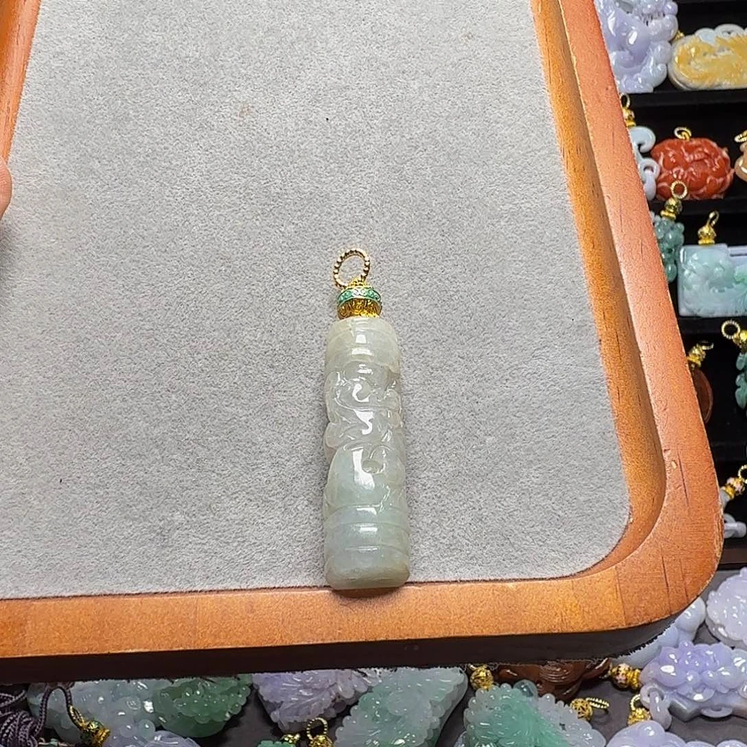 吊坠(赠链)未镶嵌翡翠