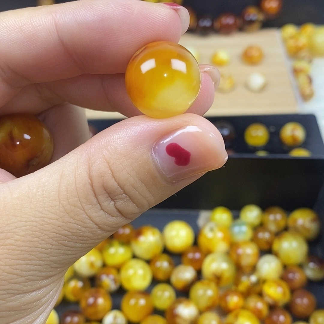 明***室未镶嵌琥珀裸石蜜蜡