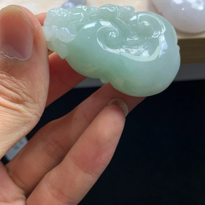 翡翠未镶嵌颈饰吊坠