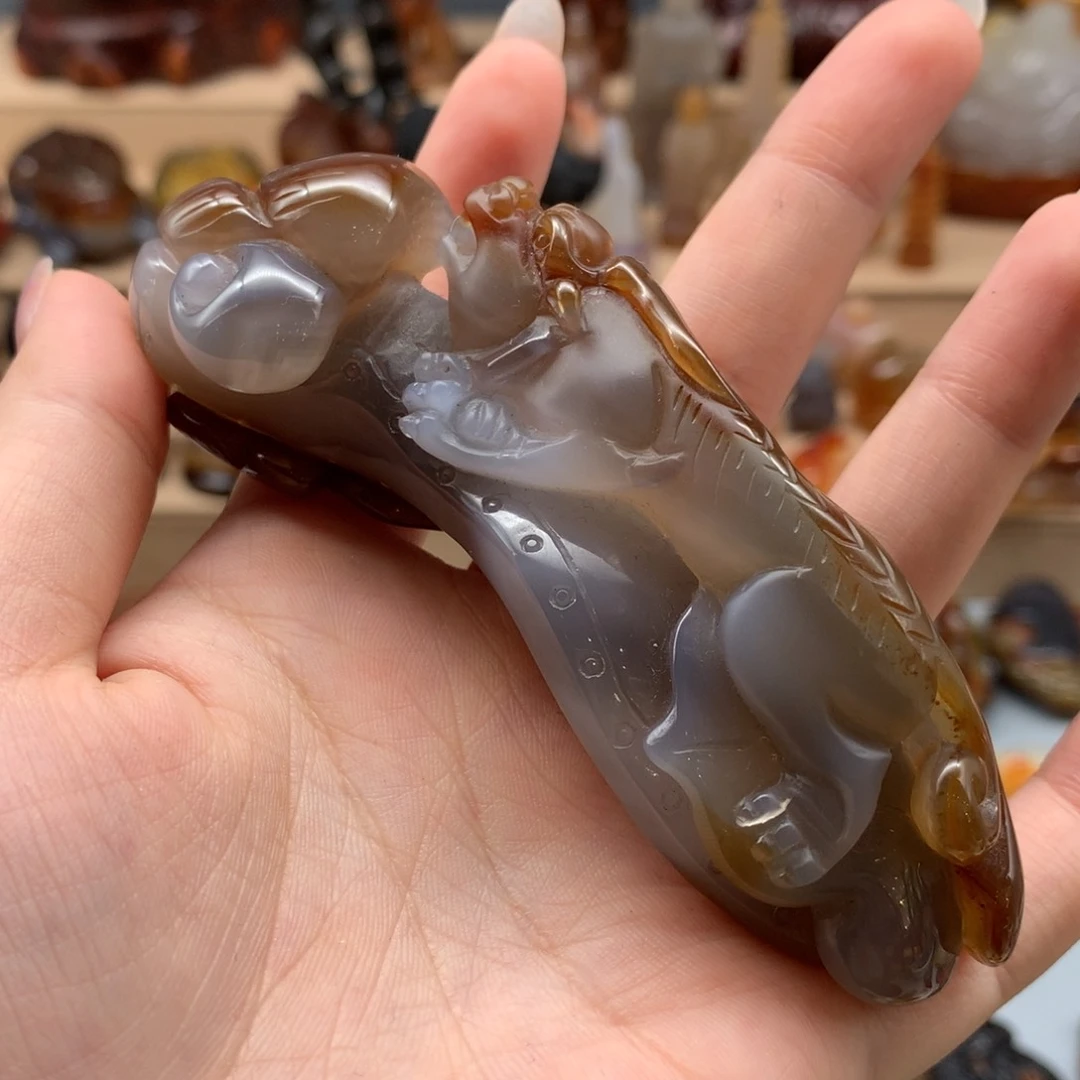 未镶嵌颈饰玛瑙/玉髓夏*