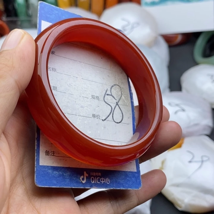 未镶嵌手镯石英质玉