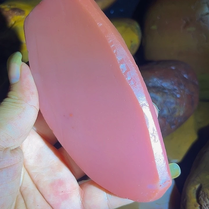 先***着老挝石黄蜡石传说