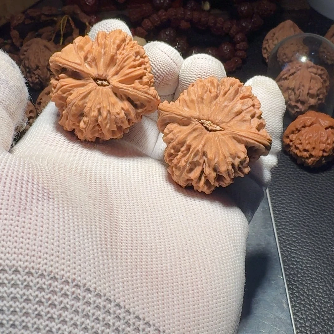 小***。吊坠文玩核桃有黄有色差