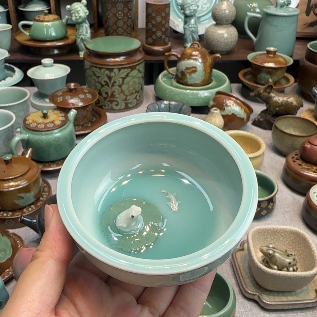 龙泉青瓷荷塘蛙趣主人杯