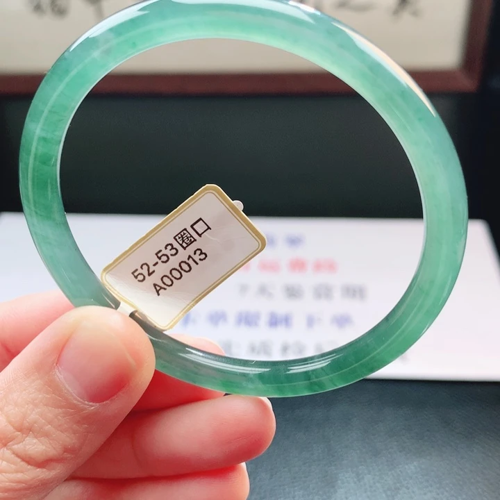 翡翠未镶嵌手镯翡翠手镯2