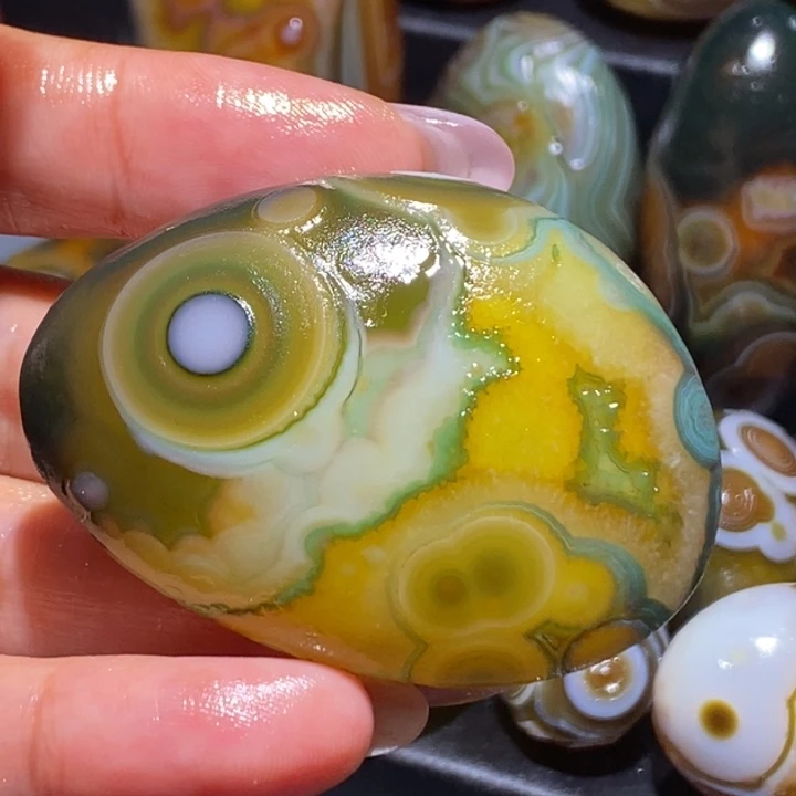 玛瑙/玉髓未镶嵌珠宝奇石110