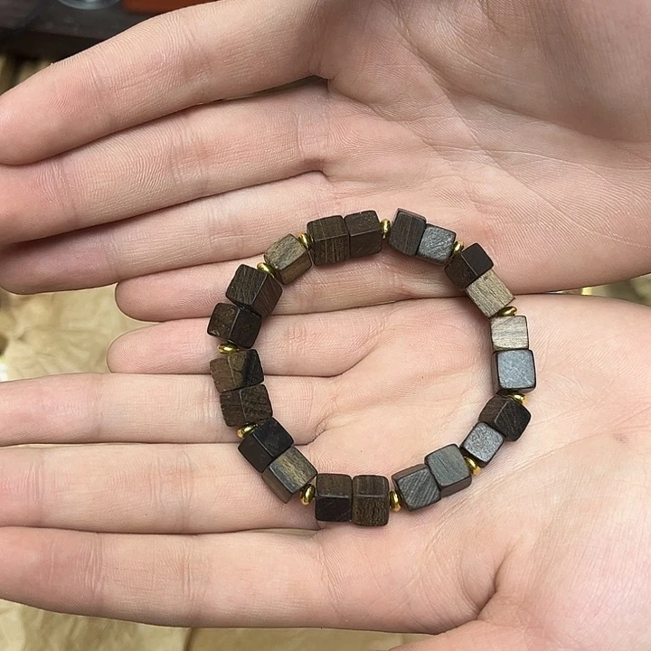 大叶紫檀（黑酸枝木类）