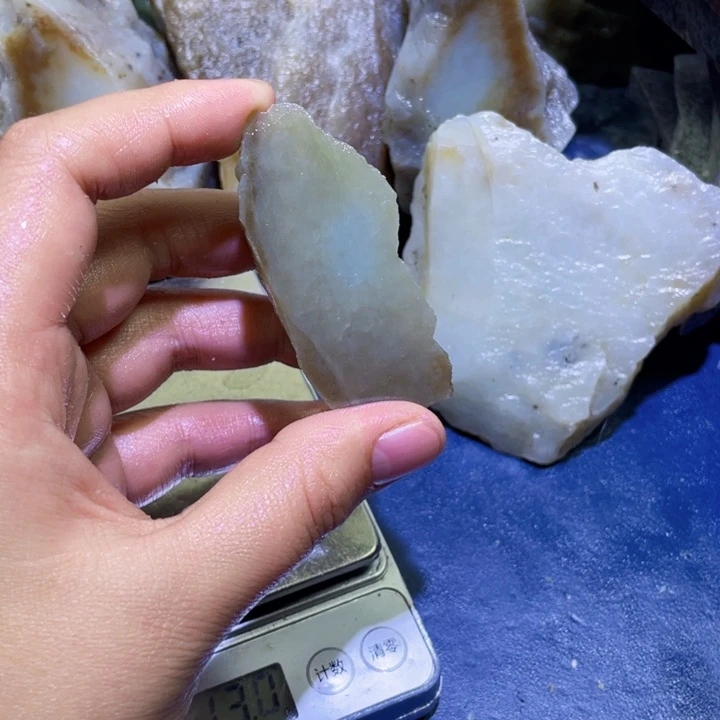 和田玉未镶嵌珠宝半成品