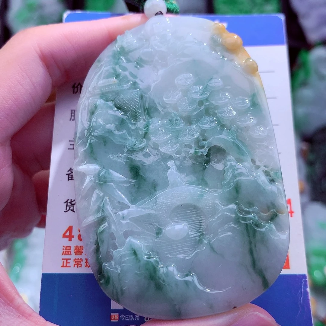 翡翠未镶嵌颈饰挂件