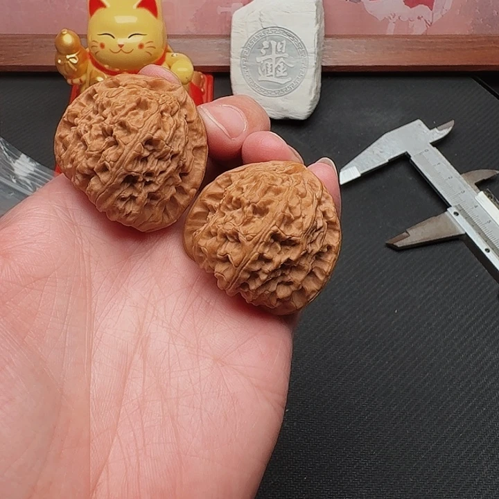 把件文玩核桃三角白