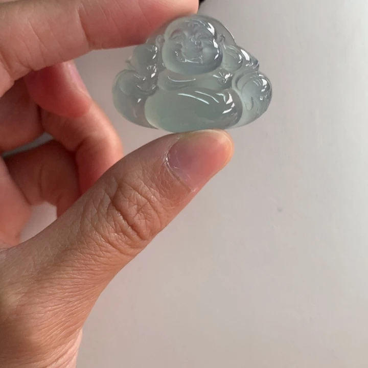 翡翠挂件未镶嵌…..