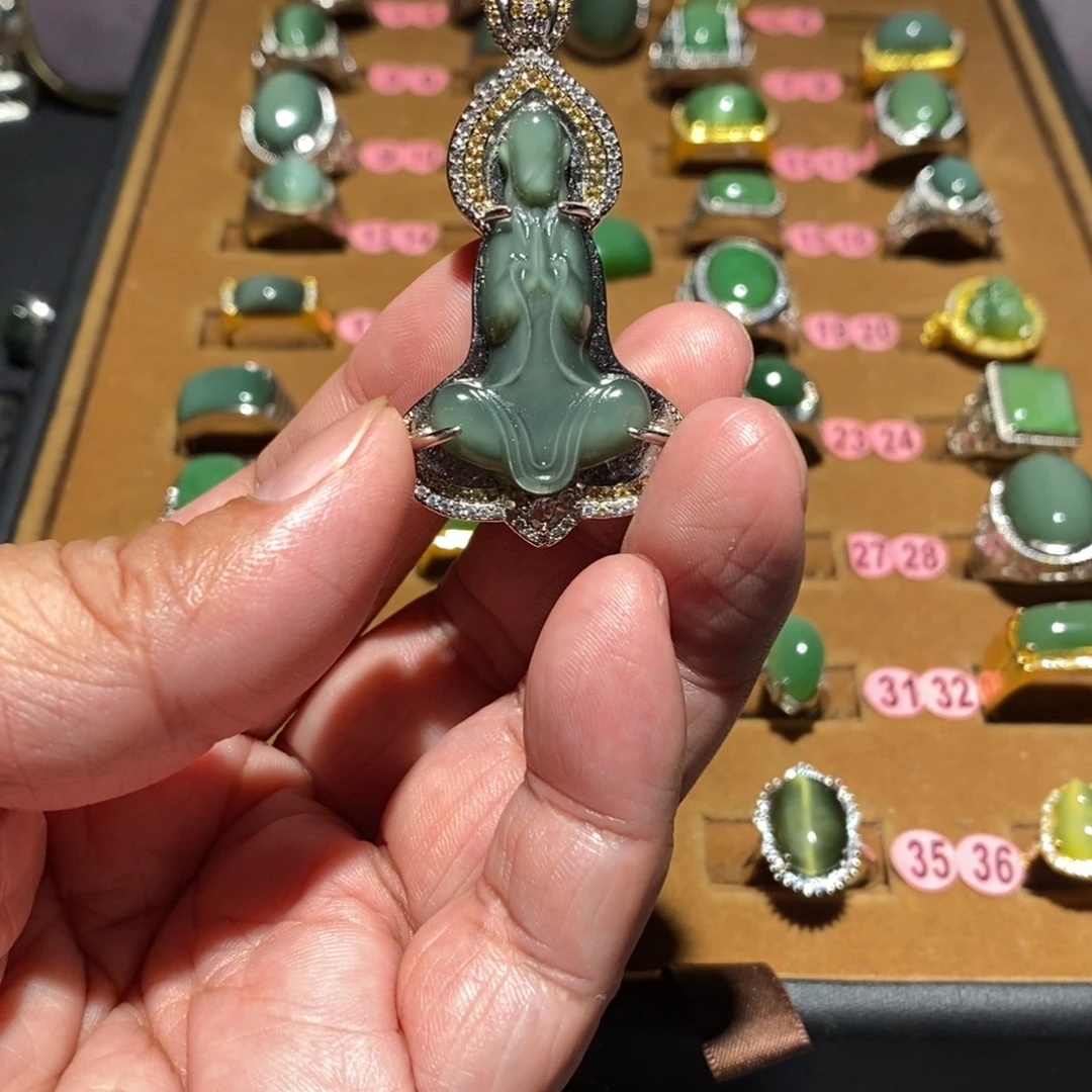 和田玉未镶嵌颈饰