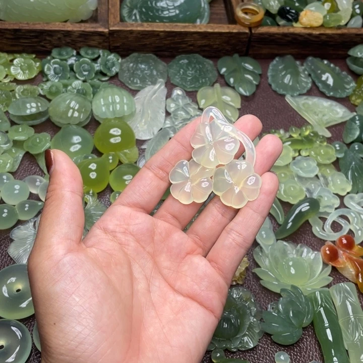 合金蛇纹石玉颈饰