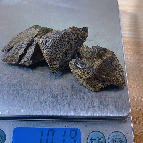 沉香沉香碎屑树钉壳子料10克