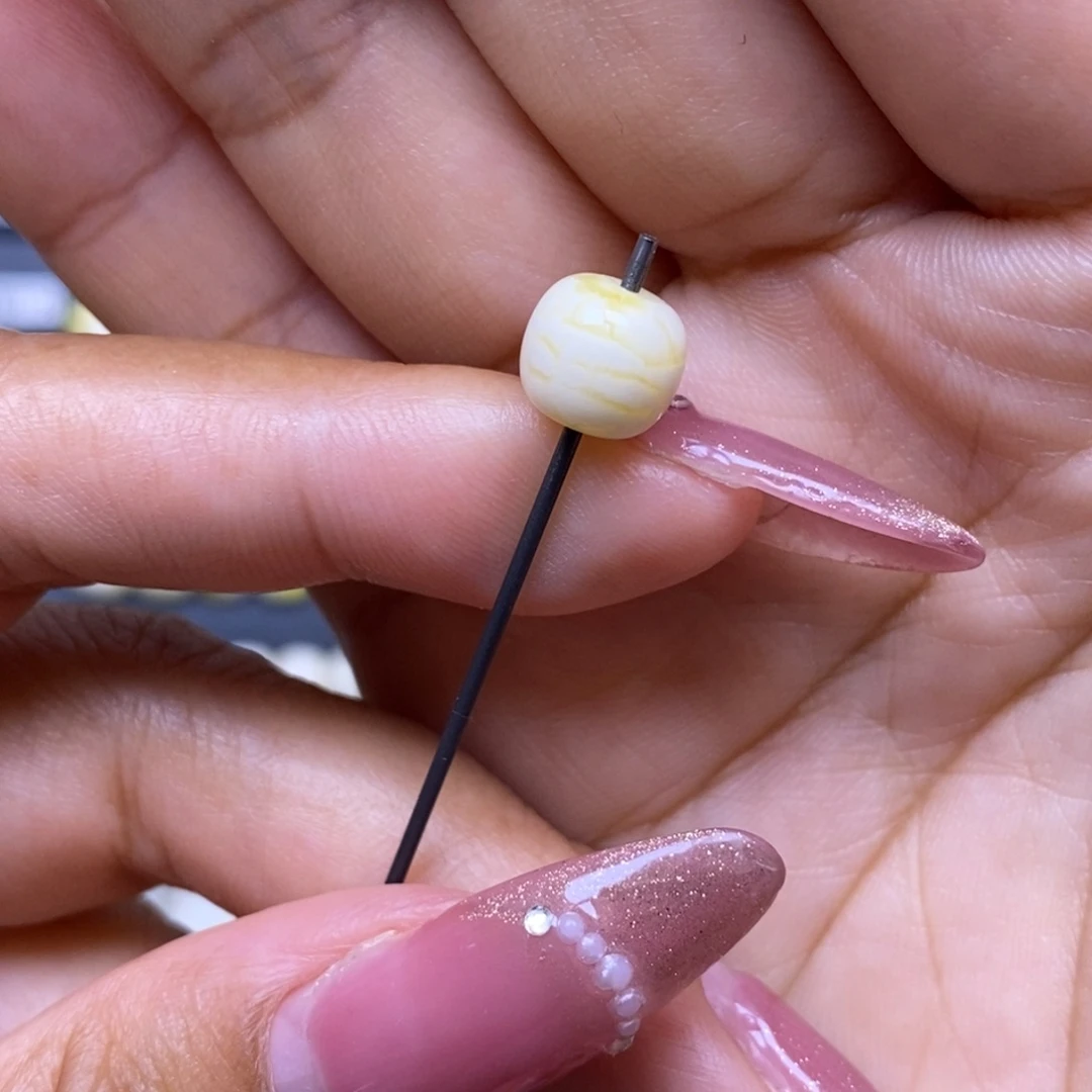 植物珀未镶嵌珠宝奇石浓白妖花老型8.6*7.8mm