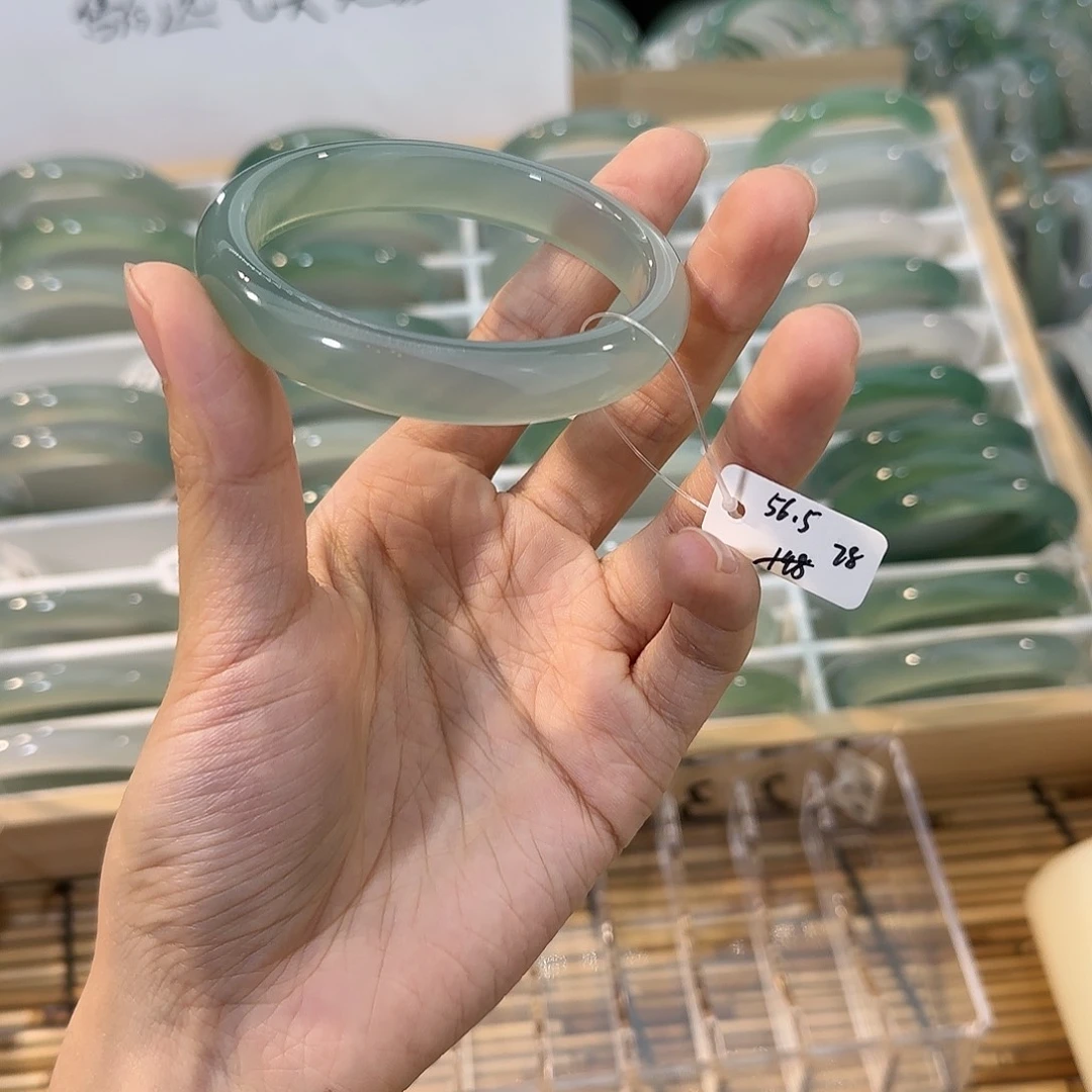 玛瑙/玉髓未镶嵌手镯圈口56.5