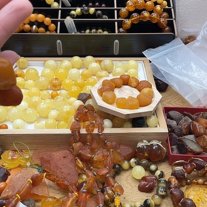 用***8琥珀未镶嵌套链手串