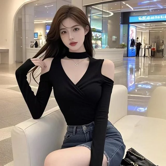 春秋性感辣妹V领露肩打底衫女内搭设计感小众黑色百搭T恤长袖上衣