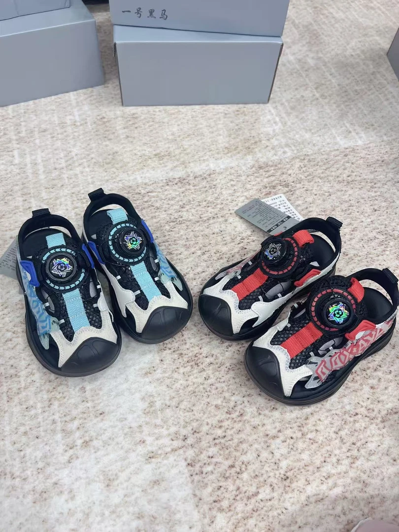 BYJ7036可爱儿童包头纽扣凉鞋