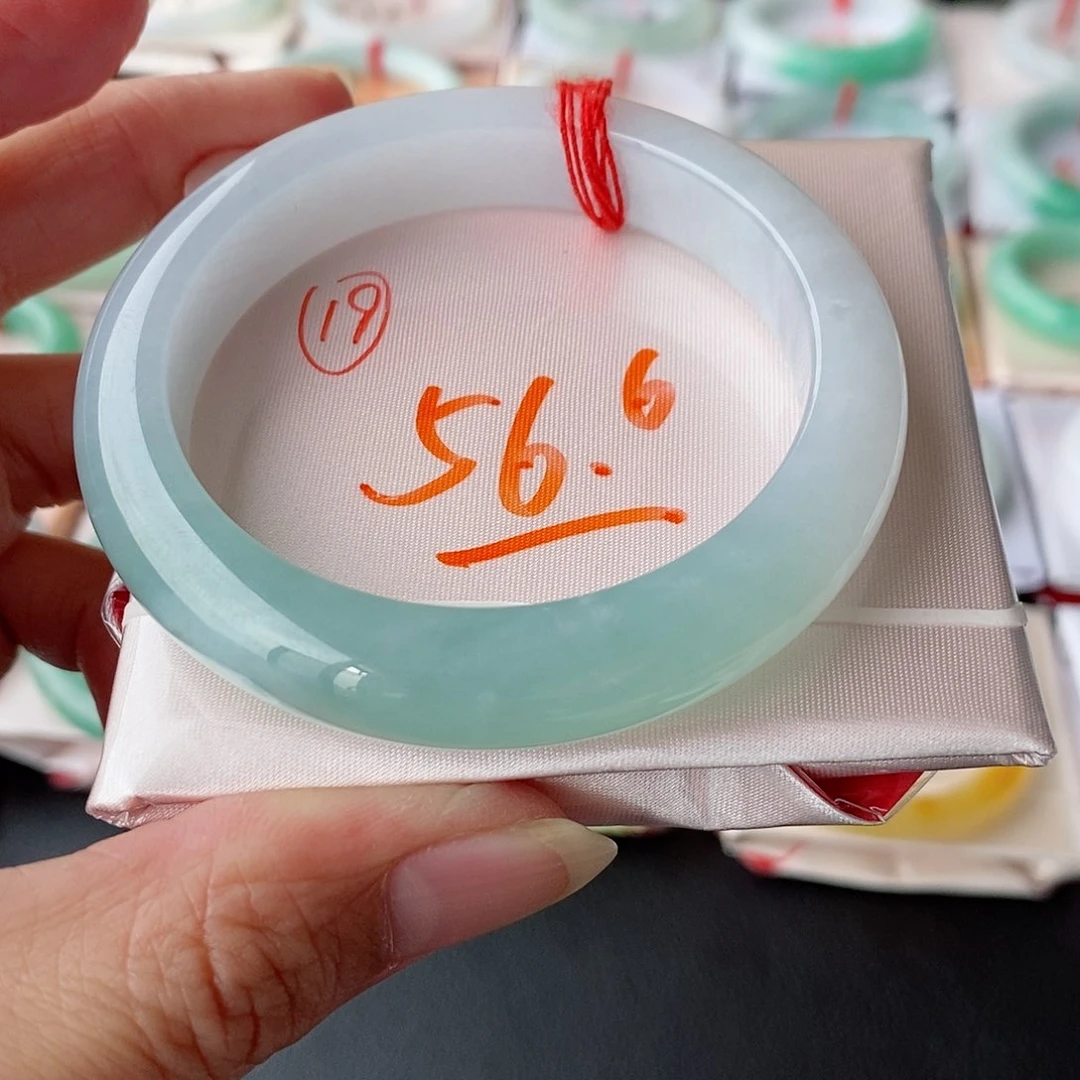 翡翠手镯未镶嵌19号链接