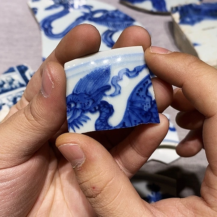 金铜精品瓷片标本