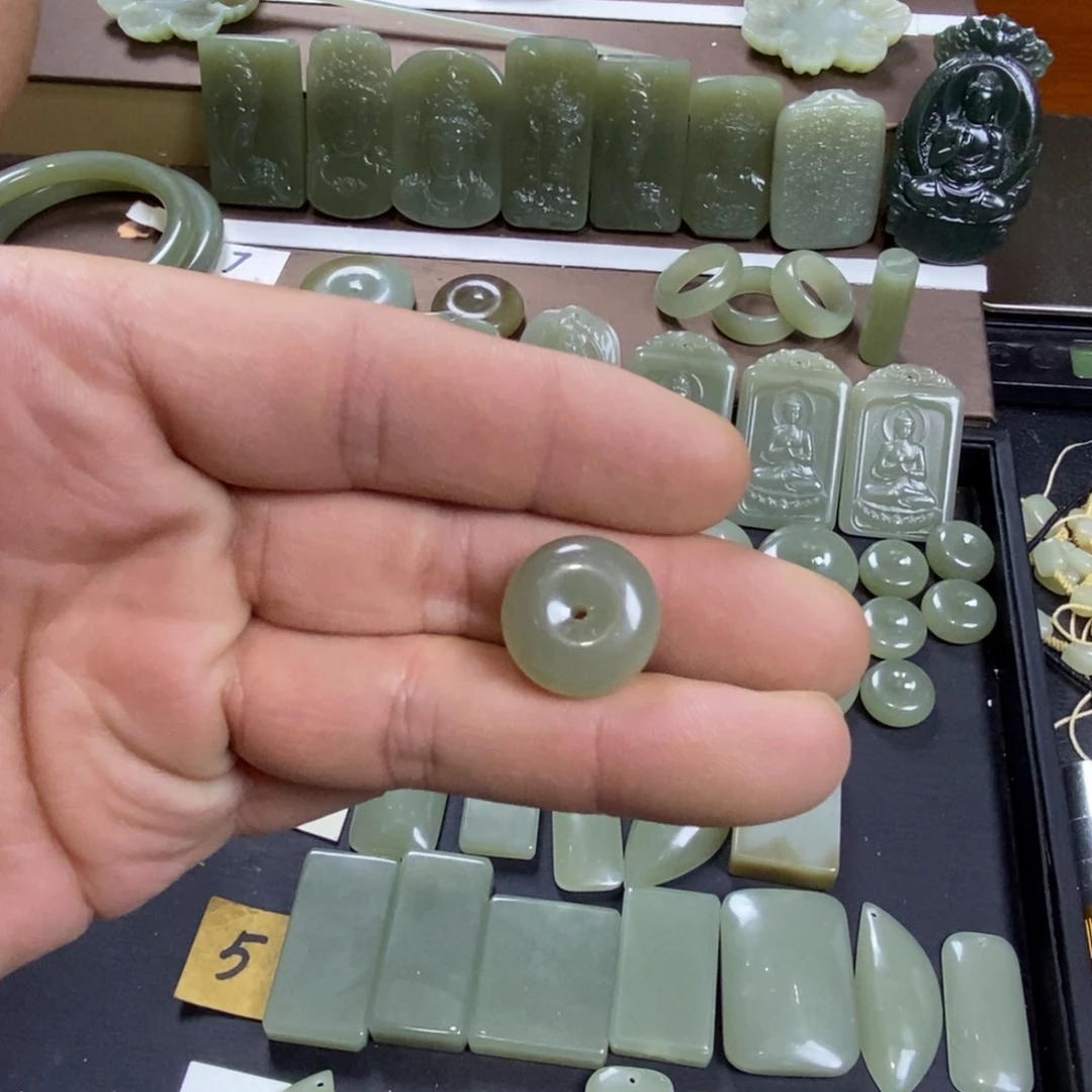 颈饰未镶嵌和田玉刘*姐04