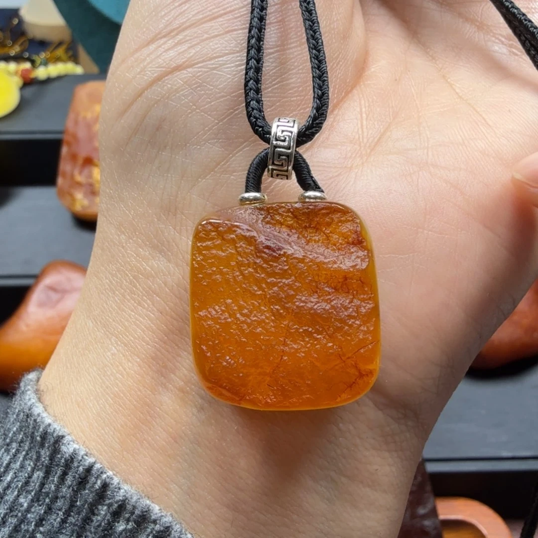 琥珀吊坠(赠链)未镶嵌