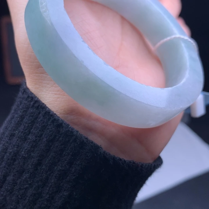 未镶嵌翡翠手镯定制翡翠