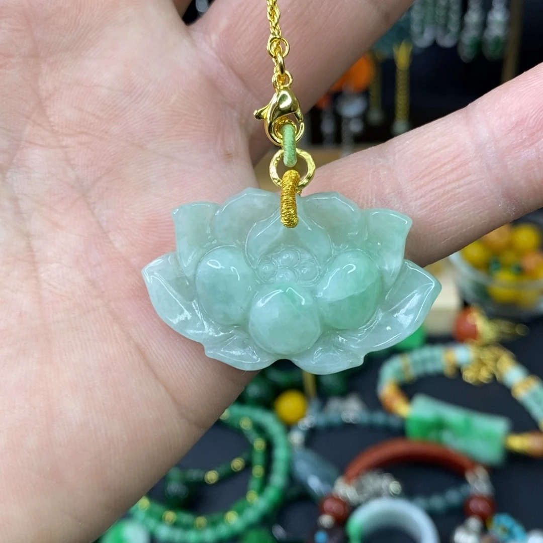 颈饰未镶嵌翡翠吊坠