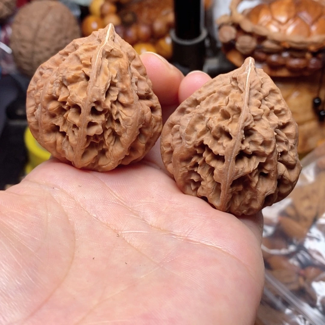 文玩核桃吊坠瑕疵9