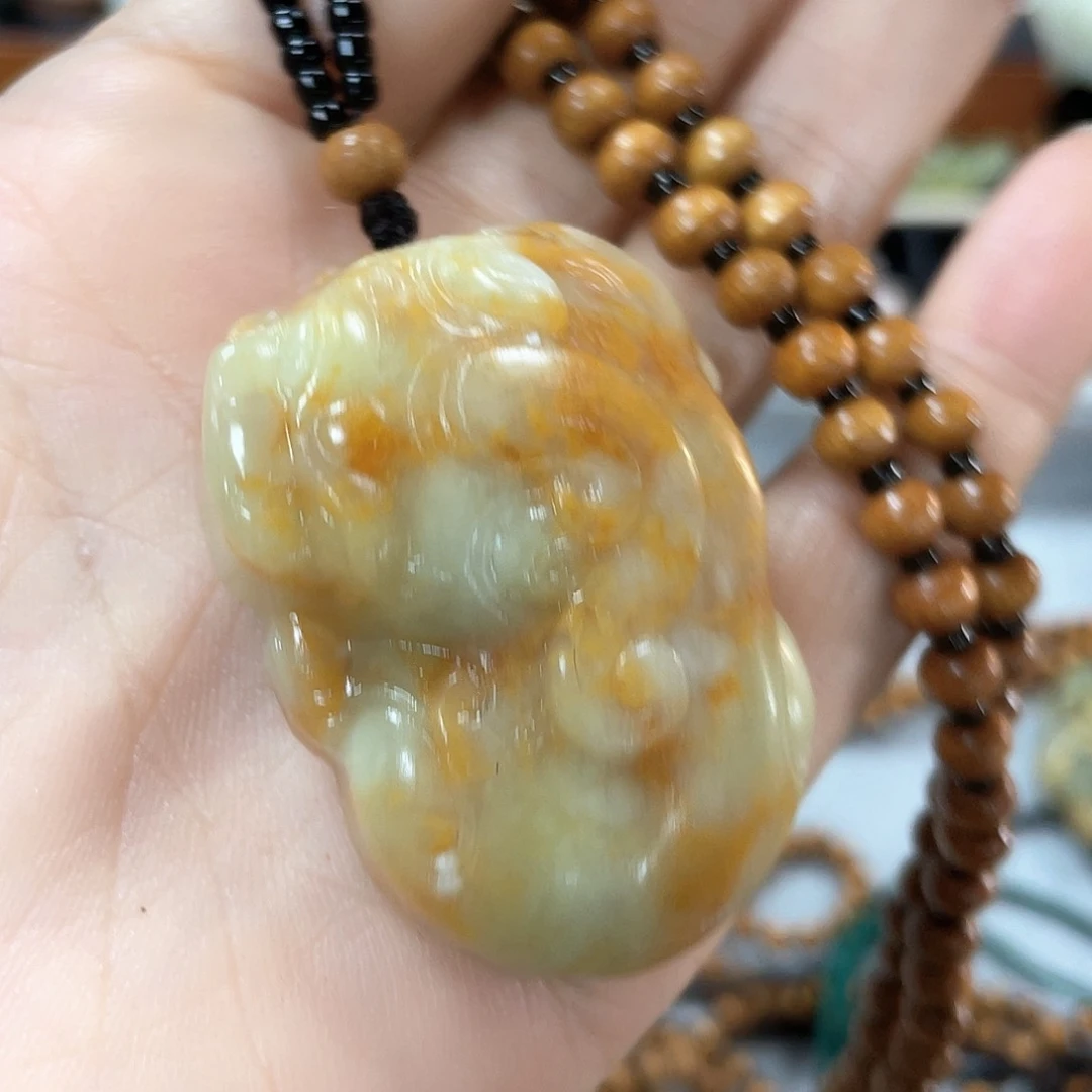 蛇纹石玉颈饰未镶嵌