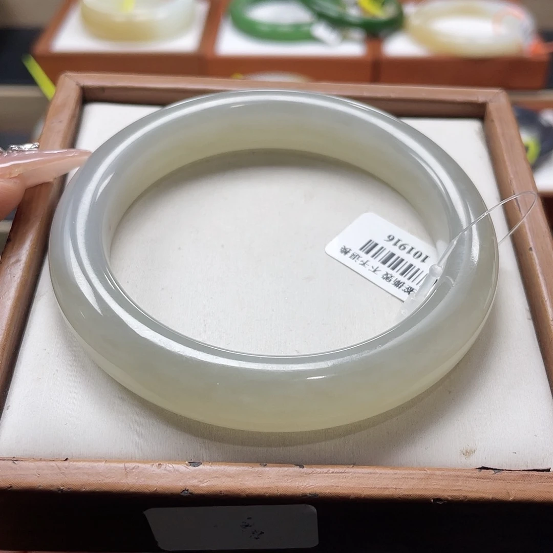 【闪购商品】未镶嵌手镯和田玉5960