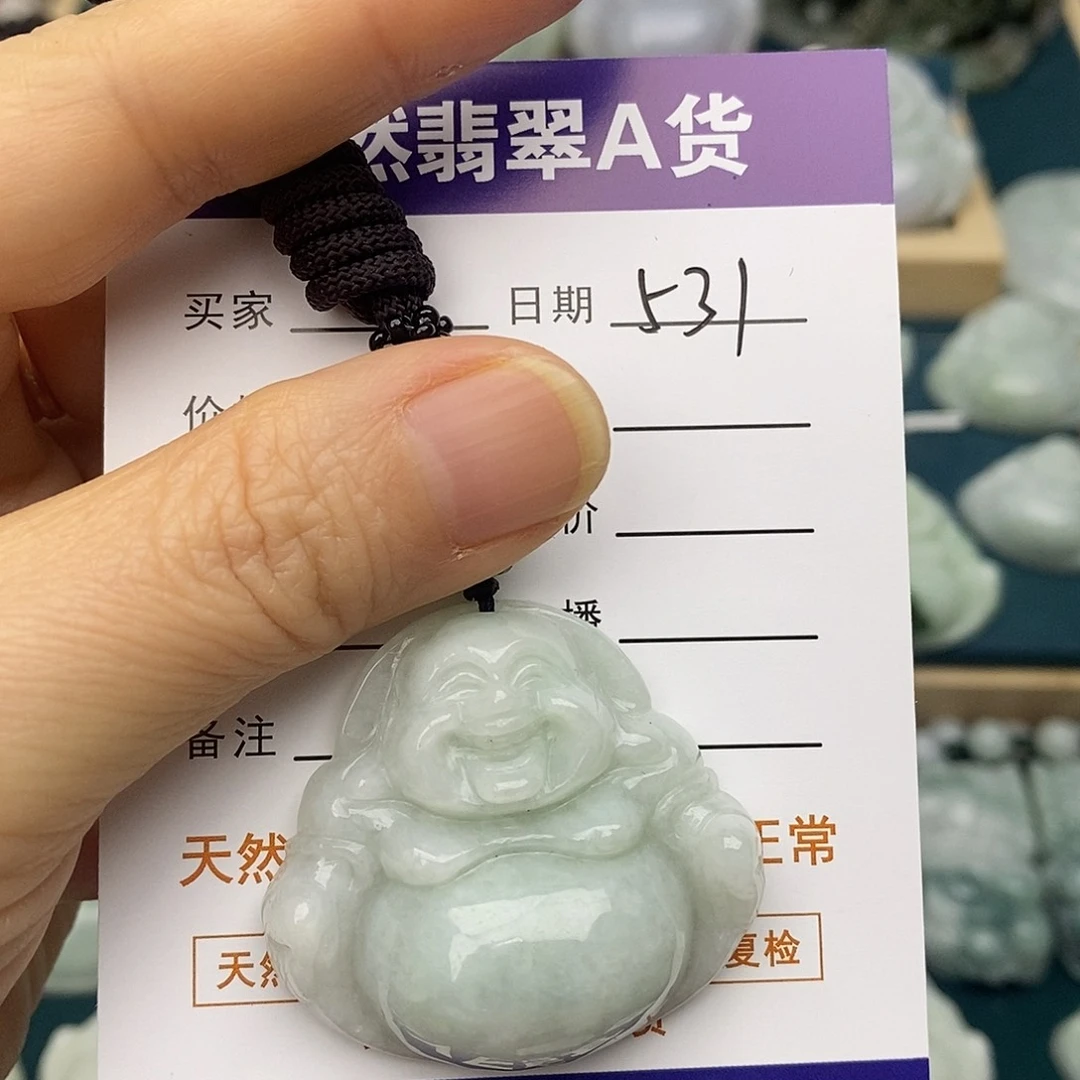 翡翠未镶嵌颈饰佛公