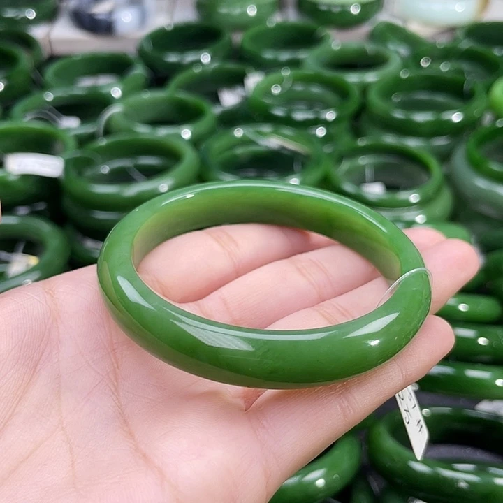 未镶嵌手镯和田玉（碧玉）