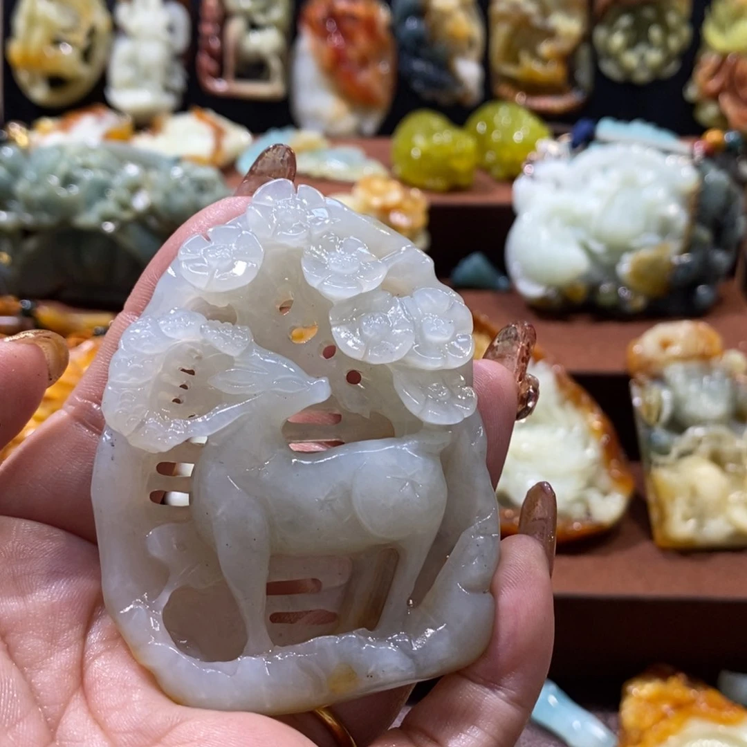 蛇纹石玉颈饰未镶嵌金**l