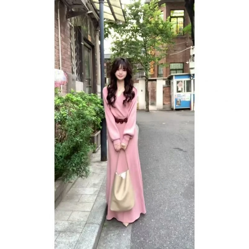 粉色小韩系温柔针织连衣裙秋冬秋冬季修身新款2025超好看气质长裙