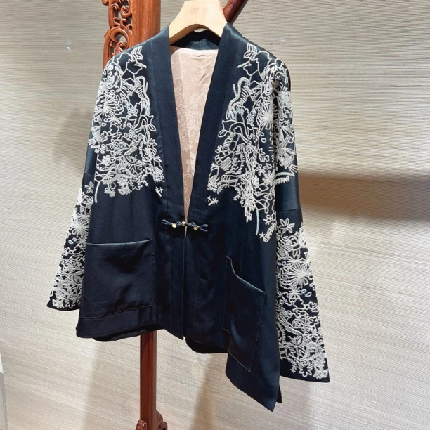 2025新款时尚气质新中式国风重工刺绣香云纱外套V领复古气质长袖