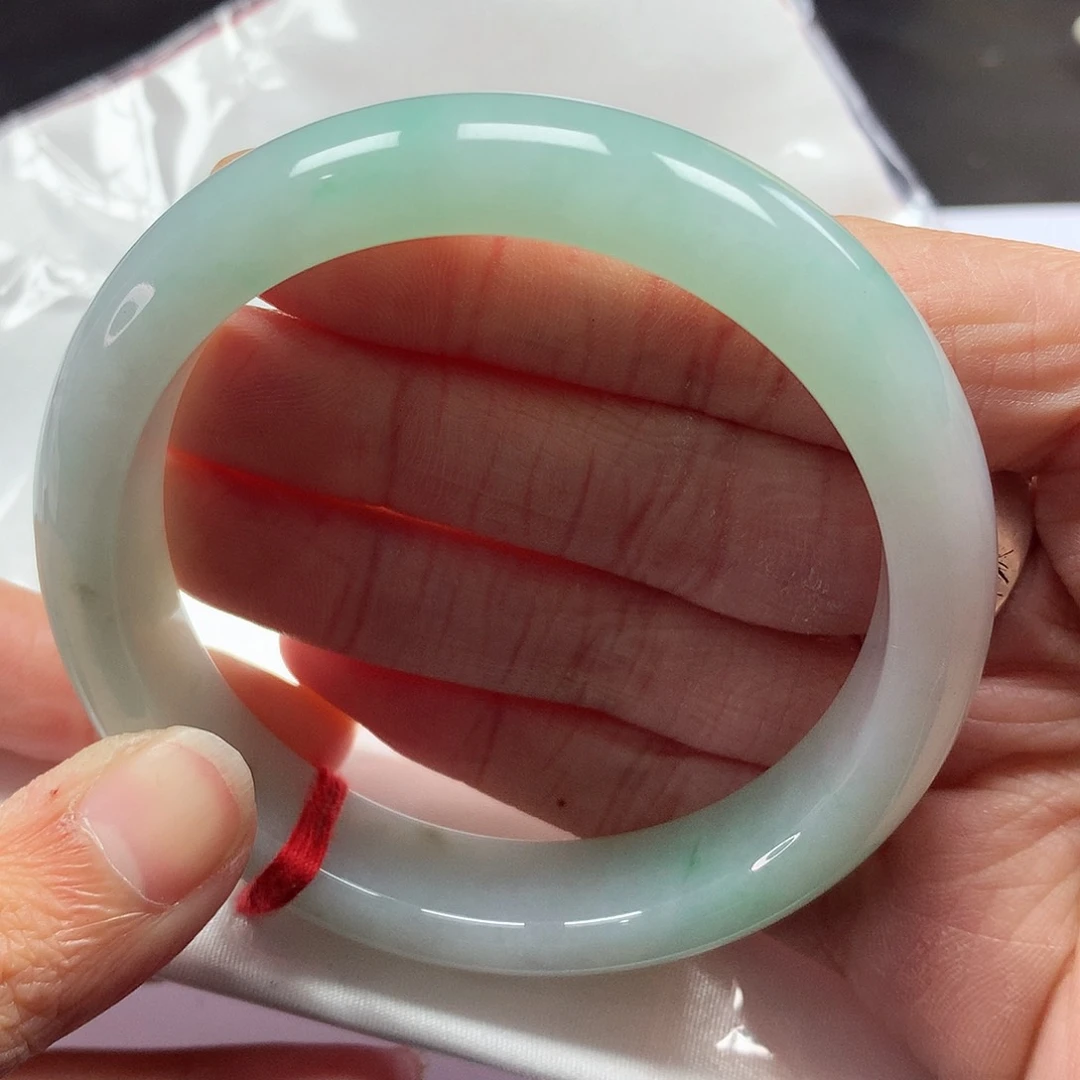 翡翠手镯未镶嵌58圈