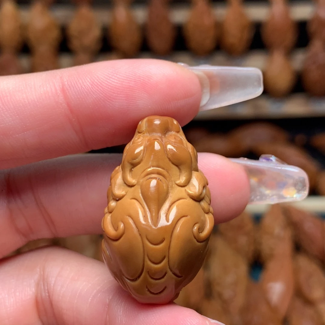 把件橄榄核独角貔貅