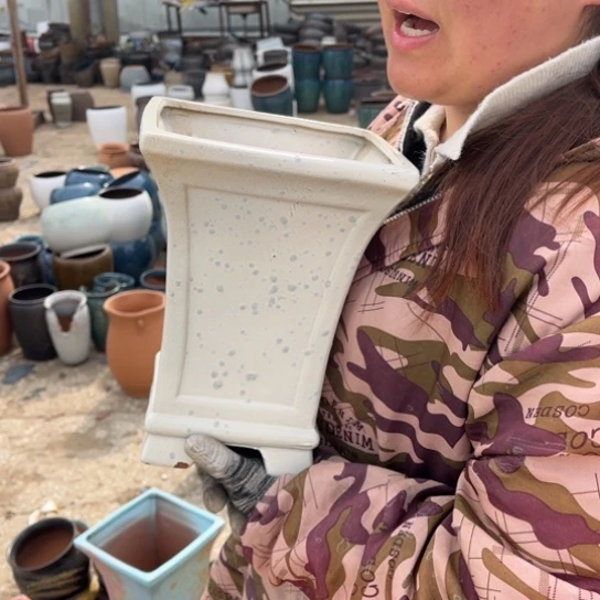 红陶口20高27瑕疵