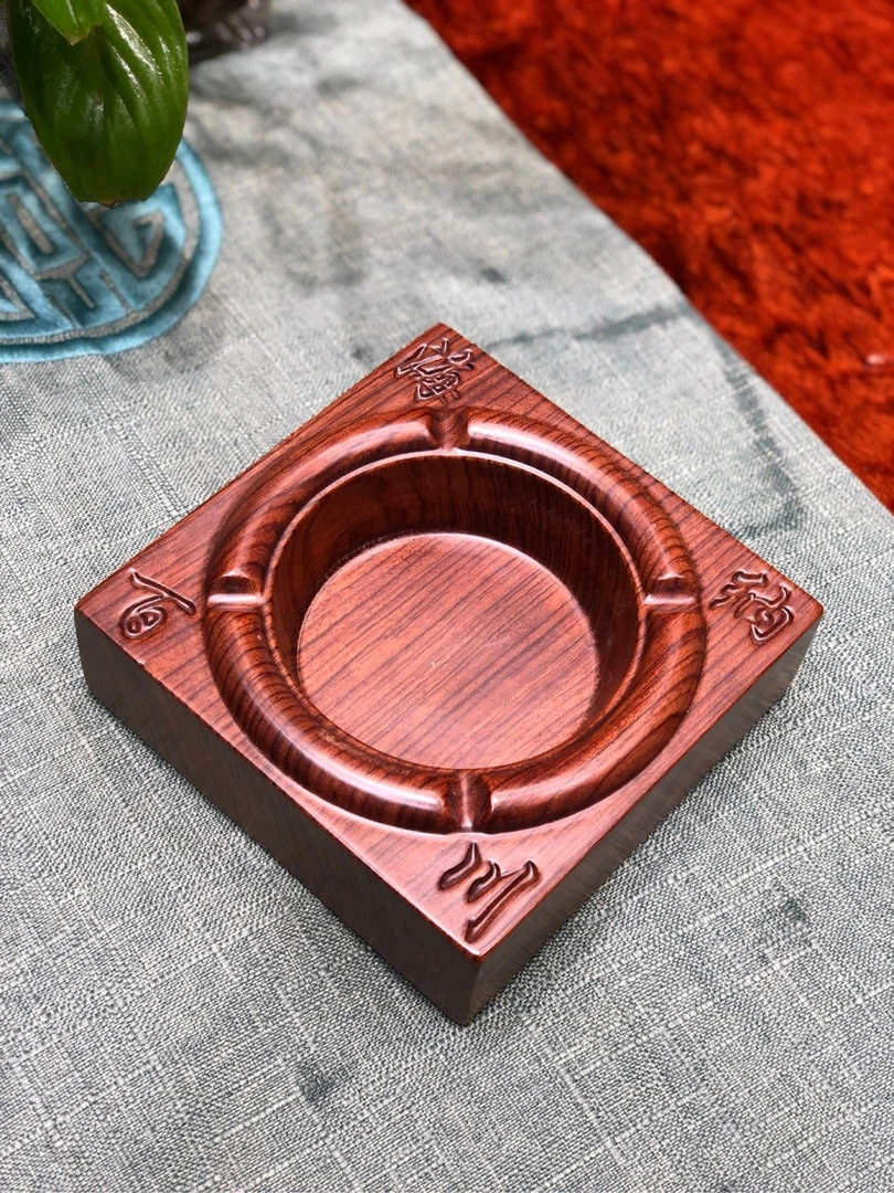 大巴花烟灰缸088