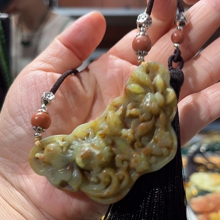 岫玉未镶嵌毛衣链