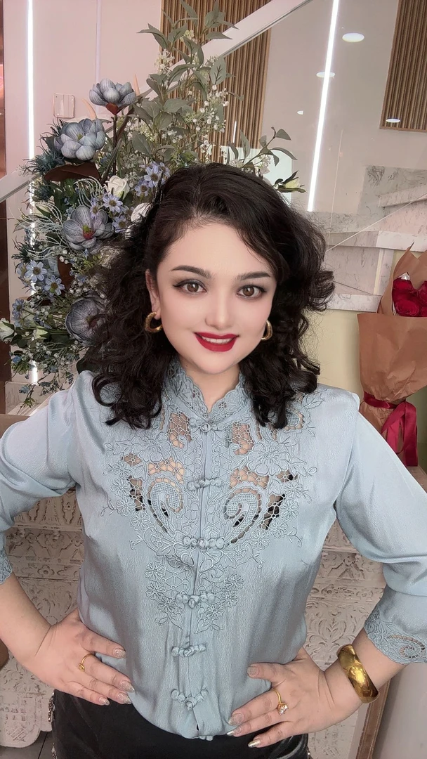 《灰色中袖 گاچا يەڭ  كۇلرەڭ》时尚气质桑蚕丝衬衫，刺绣衬衫女长袖