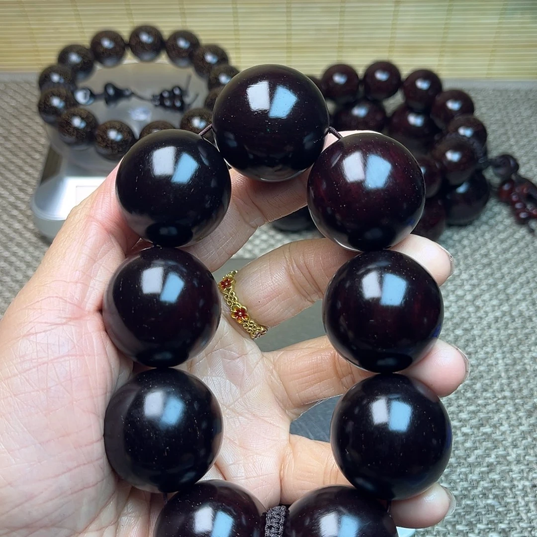 子***皮檀香紫檀（小叶紫檀）4.5 手球