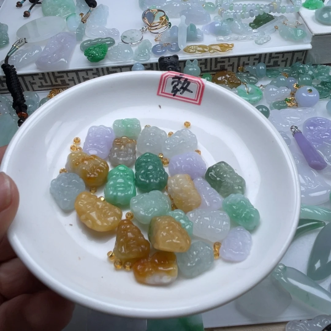 翡翠未镶嵌颈饰翡翠多样性发货一件