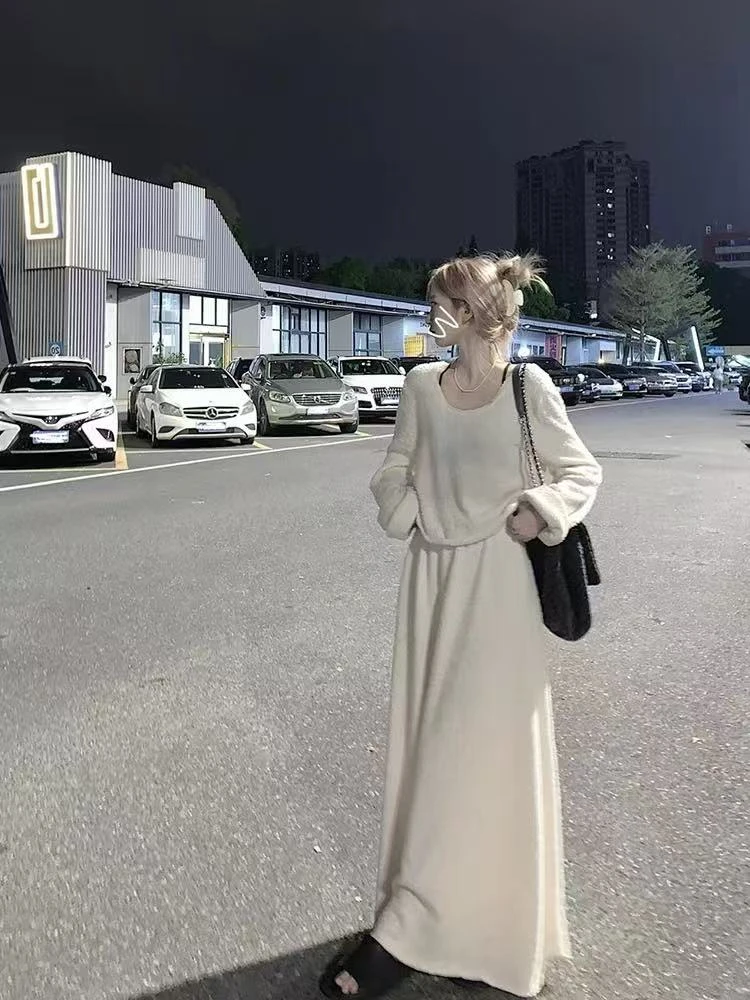 辣妹短款防静电夏季显瘦修身短袖方领T恤性感v领洋气紧身