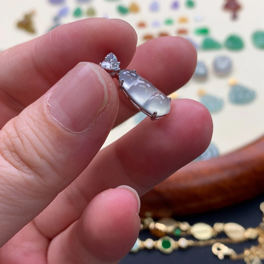 翡翠银S925镶嵌颈饰翡翠豆子