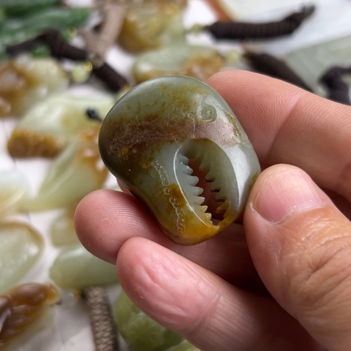 未镶嵌和田玉挂件